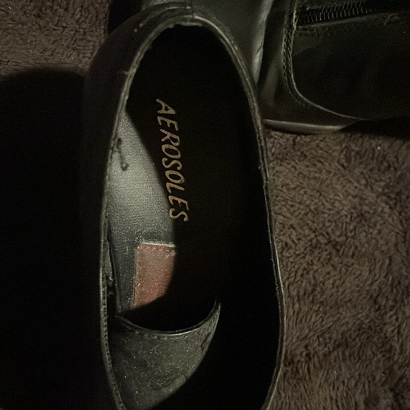 Aerosoles black ankle heeled boot. - Picture 3 of 9